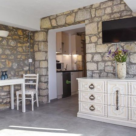 Coastal Stone Hideaway With Stunning Scenery Villa Kitriai Luaran gambar