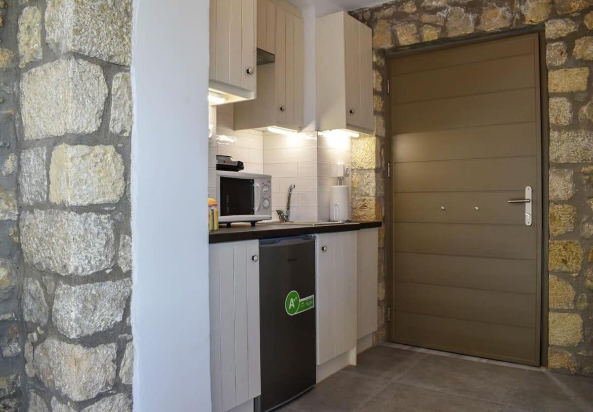 Coastal Stone Hideaway With Stunning Scenery Villa Kitriai Luaran gambar
