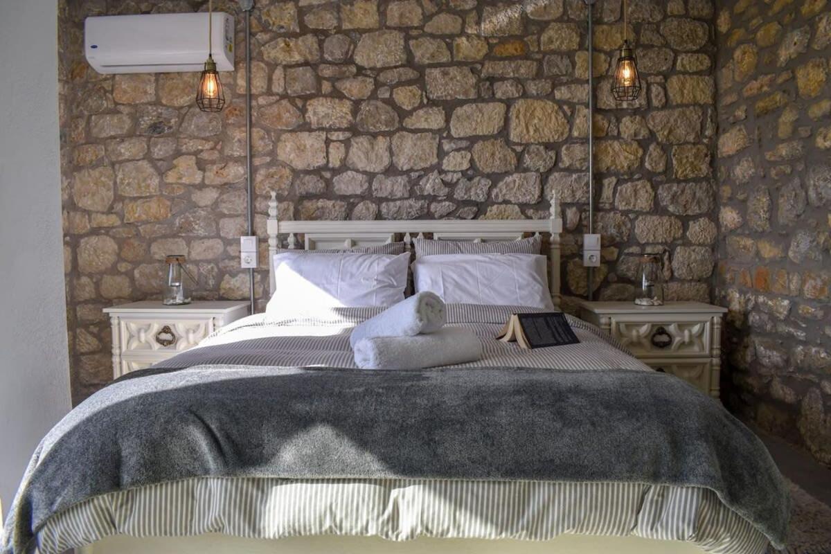 Coastal Stone Hideaway With Stunning Scenery Villa Kitriai Luaran gambar