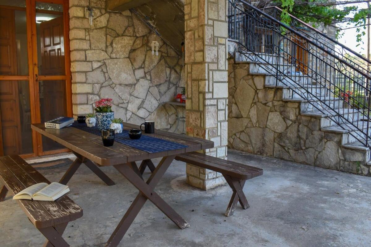 Coastal Stone Hideaway With Stunning Scenery Villa Kitriai Luaran gambar
