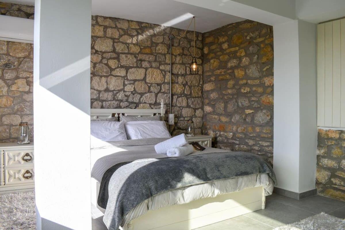 Coastal Stone Hideaway With Stunning Scenery Villa Kitriai Luaran gambar