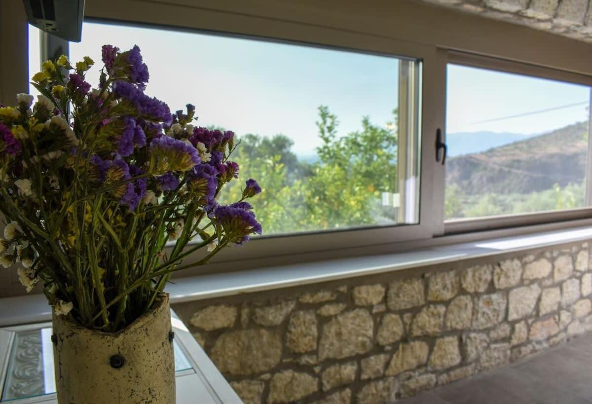 Coastal Stone Hideaway With Stunning Scenery Villa Kitriai Luaran gambar